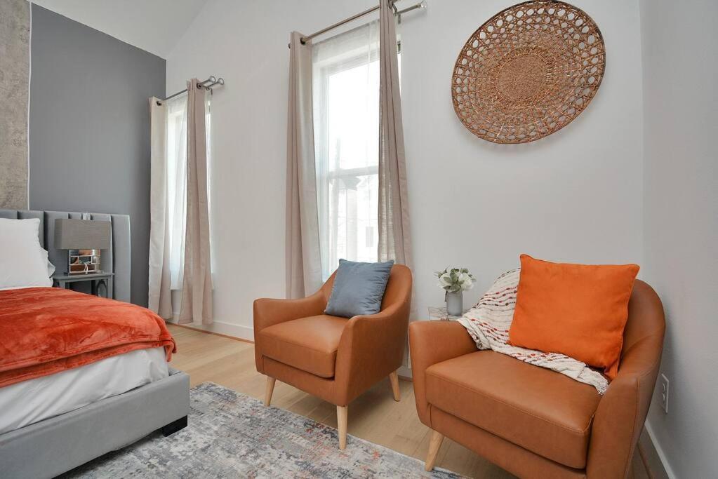 Blissful Getaway Home With Hot Tub & Backyard Near Downtown ヒューストン エクステリア 写真