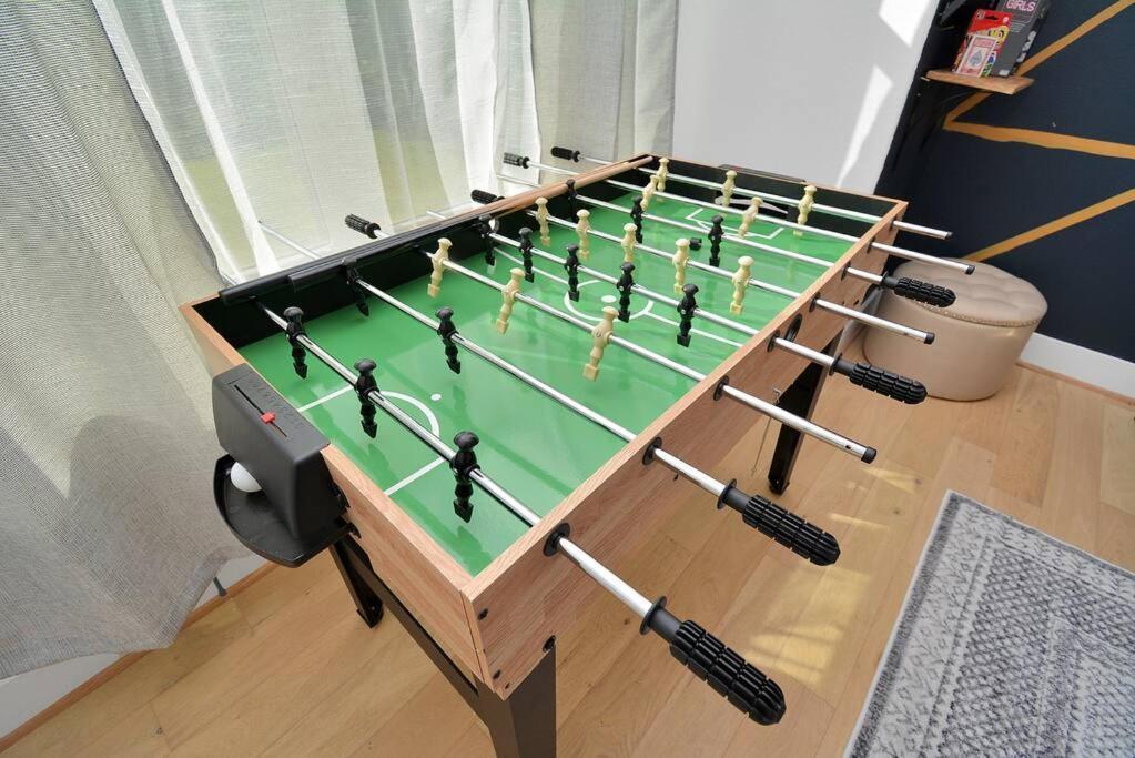 Blissful Getaway Home With Hot Tub & Backyard Near Downtown ヒューストン エクステリア 写真